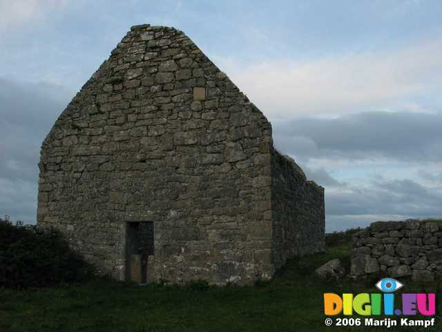 19084 Teampall Chiarain church ruins